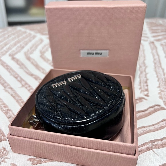 Authentic miumiu matelasse round coin purse multi case pouch black .. - Picture 4 of 5